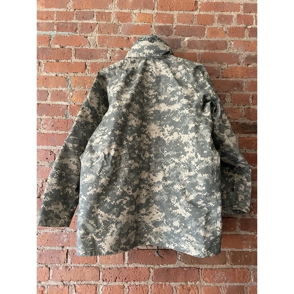 U.S. Army ECWCS Gen II Gore-Tex Parka Jacket M ACU Digital Camo Cold Weather